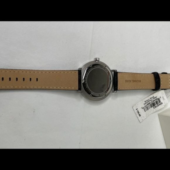 Michael Kors Blake Three-Hand Black Leather watch MK8763‎ - Picture 4 of 4